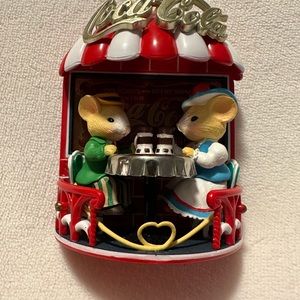 2001 Carlton Cards Coca-Cola Ornament Soda Fountain Sweethearts NIB